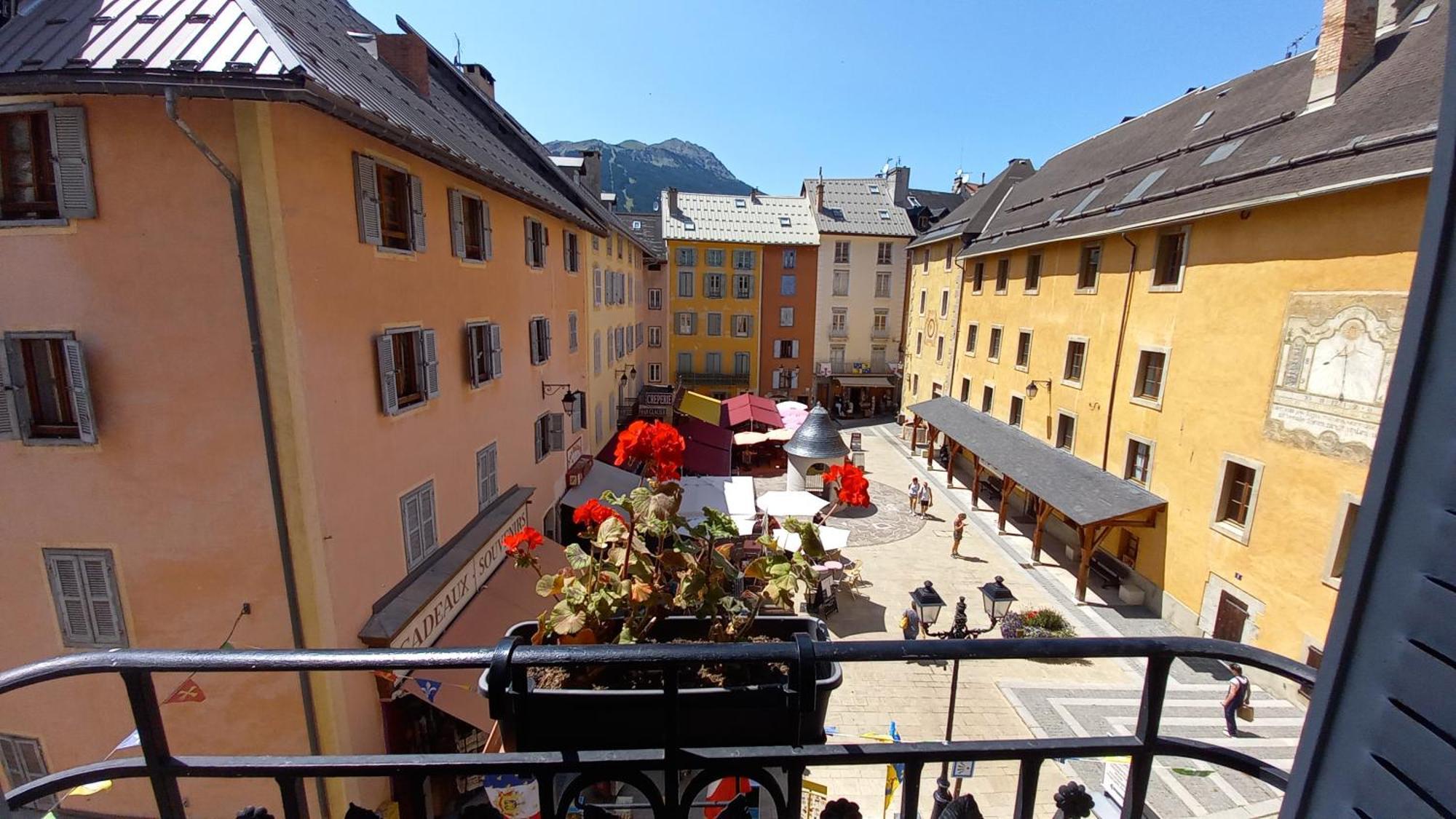 Appartement De Charme Le 1707 Au Coeur De La Cite Vauban บรีอองซง ภายนอก รูปภาพ